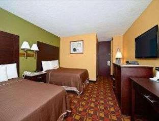 Howard Johnson By Wyndham Clifton Nj Номер фото